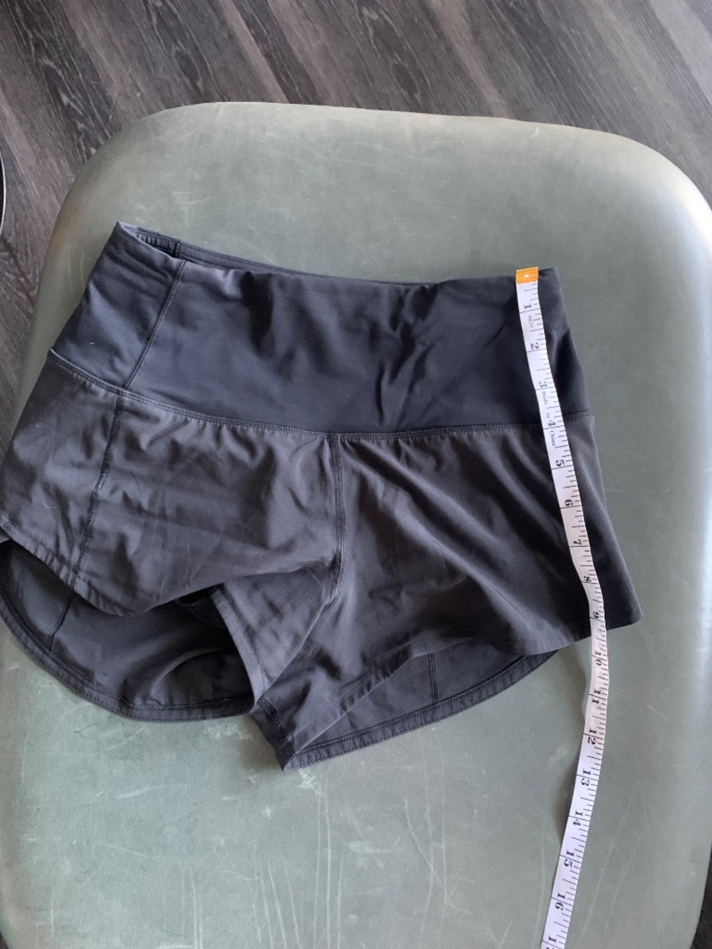 Lululemon speed up high rise lines shorts - black 2.5” - Picture 3 of 5